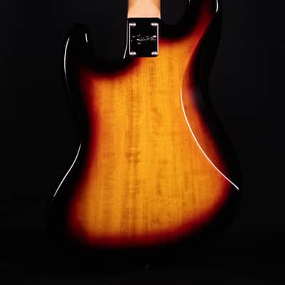 Squier Classic Vibe '60s Jazz Bass Fretless, Laurel FB, 3-Color Sunburst image 3
