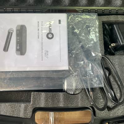 Music 8 M8-1212HS UHF Wireless Microphone Headset USED LIKE NEW image 1