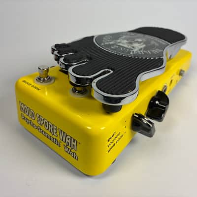 Snarling Dogs Mold Spore Wah 1990s - Yellow image 8