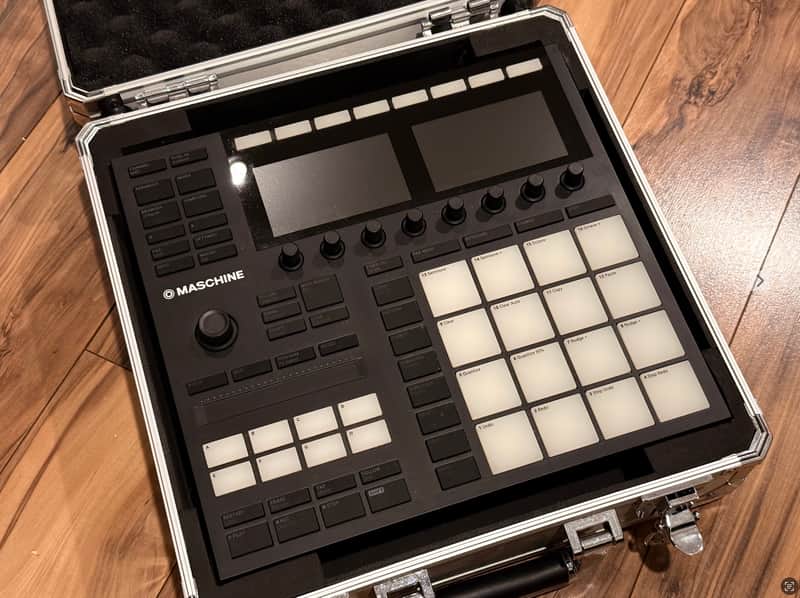 Native Instruments Maschine MKIII w/ Odyssey hard case image 1