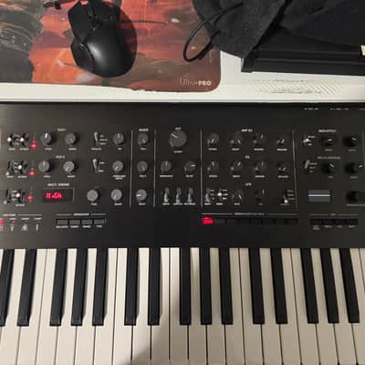 Korg Prologue 16 Polyphonic 61-Key 16-Voice Analog Synthesizer 2018 - Present - Black/Wood