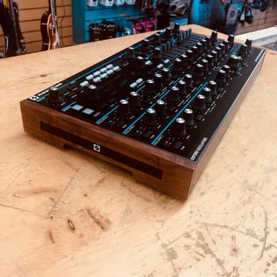 Novation Peak 8-Voice Analog Desktop Synthesizer w/Box image 4