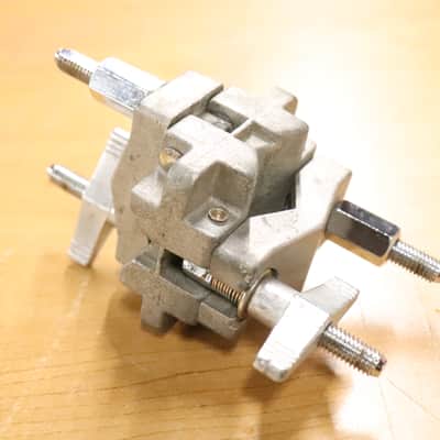 DW 90 Degree Multi-Clamp Drum Clamp image 3