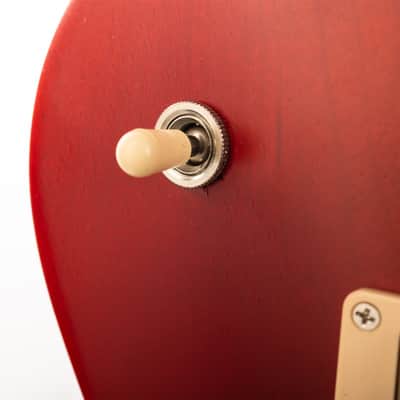 Gibson Les Paul Tribute Satin, Satin Cherry Sunburst | Demo image 13
