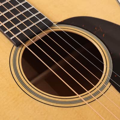 Martin Standard Series 00-18 Acoustic Guitar Natural image 9