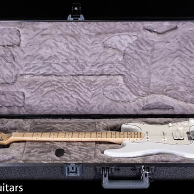 Fender Juanes Stratocaster Maple Fingerboard Luna White (533) image 7