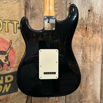 Fender Standard HSS Stratocaster with Rosewood Fretboard 2006 Black image 4