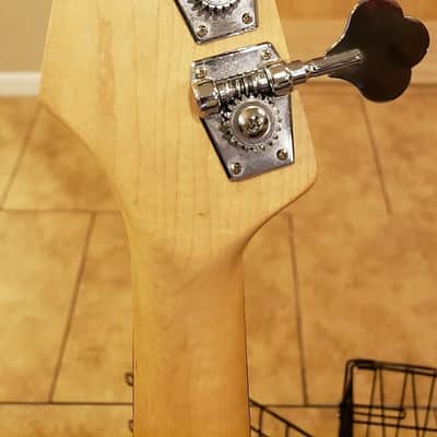 Peavey  international series milestone ii  White image 6
