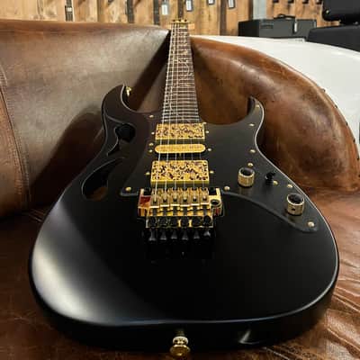 Ibanez Steve Vai "PIA" Signature Edition E-Gitarre 6 String Onyx Black + Case M20RG - 3542 Gramm image 3