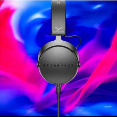Beyer-Dynamic DT 700 Pro X Studio Headphones for Recording & Monitoring (Closed-Back, 48 Ohm), 737704 image 3