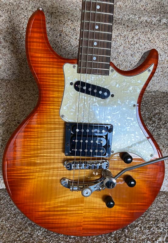 Hamer Phantom Custom Cherry Sunburst 1997 with Tremolo image 1