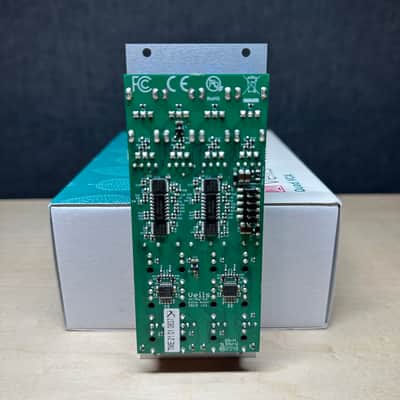 Mutable Instruments Veils v2 in PRISTINE CONDITION w/ toy & extra face plate image 4