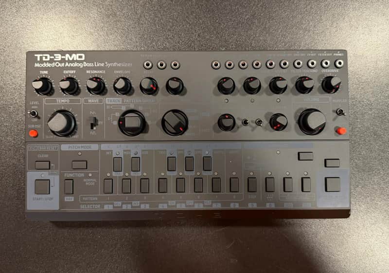 Behringer TD-3-MO  Analog Bass Synthesizer – Black + Decksaver image 1