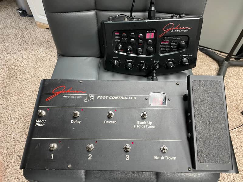 Johnson Amplification J-Station w/power cord and Johnson J8 foot