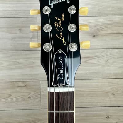 Gibson Les Paul Deluxe 70s Electric Guitar - Goldtop image 9