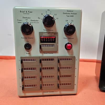 Bruel & Kjaer 4420 Statistical Distribution Analyzer - PRISTINE image 2