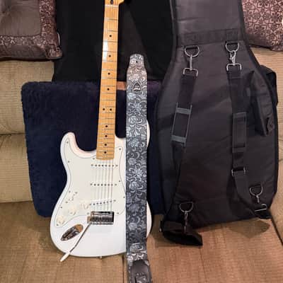 Fender LEFT HANDED Stratocaster Player MIM - Polar White image 1