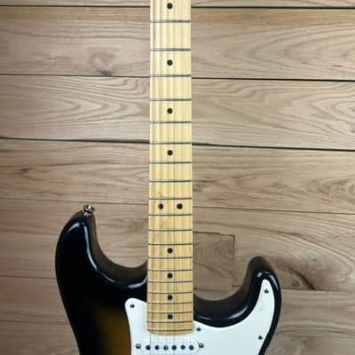 Fender 50th Anniversary Stratocaster 2004 - 2-Tone Sunburst image 6