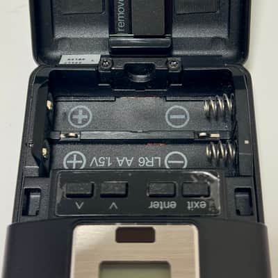 2x Shure AD1-G57 Axient Digital Wireless Bodypack Transmitters with TA4 Connector (G57: 470 to 616 MHz) image 8