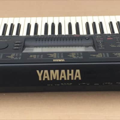 Yamaha PSR 630 XG Synthesizer Arranger Piano Keyboard image 9