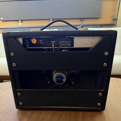1972 Fender Champ 6-Watt 1x8" Guitar Combo 1970 - 1981 - Silverface image 2