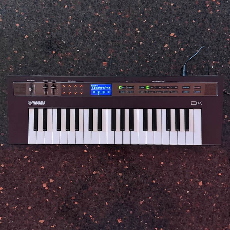 Yamaha Reface DX Mini Mobile Keyboard 2015 - Present - Black image 1