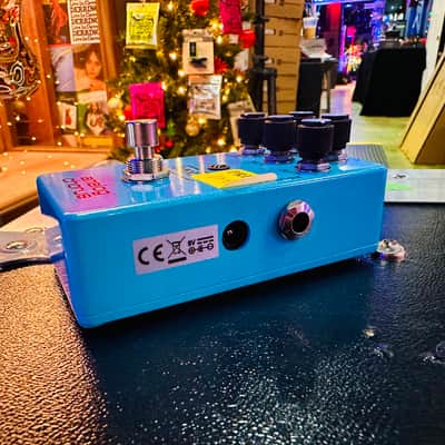 MXR Analog Chorus pedal Blue image 3