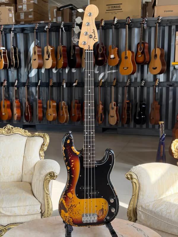 Fender Standard Precision Bass
