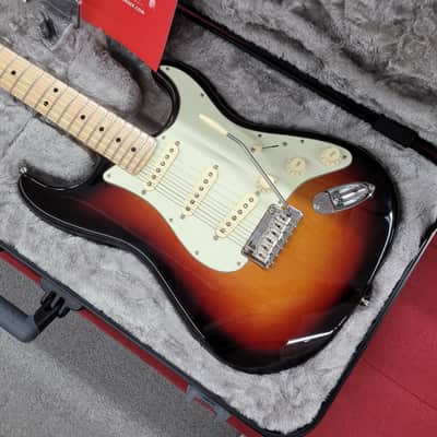 Fender American Professional Stratocaster with Maple Fretboard with Case 2020 - 3-Color Sunburst image 3