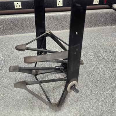 Electro-Voice Microphone Shock Mount for RE Series Microphones image 4