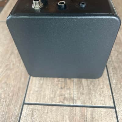 Yamaha THR10C 10-Watt 2x3" Stereo Digital Modeling Guitar Combo 2011 - 2018 - Tan image 5