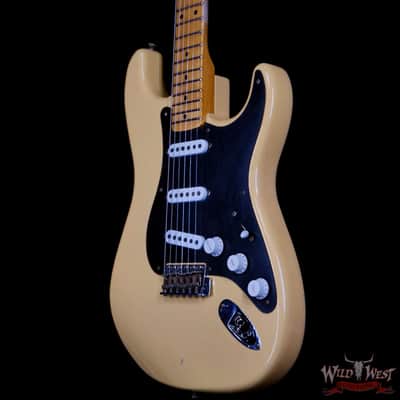 Fender Custom Shop Limited Edition 70th Anniversary 1954 Hardtail Stratocaster Journeyman Relic Nocaster Blonde with Black Pickguard 7.20 LBS image 2
