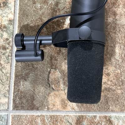 Shure SM7B Cardioid Dynamic Microphone 2001 - Present - Black