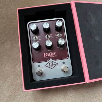 Universal Audio Ruby ’63 Top Boost Amplifier 2022 - Present Ruby / Silver image 6