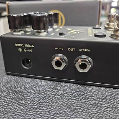 Walrus Audio Monumental Stereo Harmonic Tap Tremolo - Black image 2