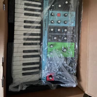 Moog Grandmother 32-Key Semi-Modular Analog Synthesizer 2018 - Present - Black / Multi-Colored Panel image 3