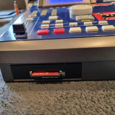 Akai MPC2000XL MIDI Production Center 2000 - 2005 - Grey image 3