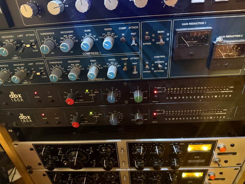 dbx 160A Compressor / Limiter Pair | Reverb