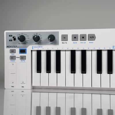 Immagine Arturia KeyStep Controller Sequencer 32 Key MIDI Keyboard White Electronic - 3