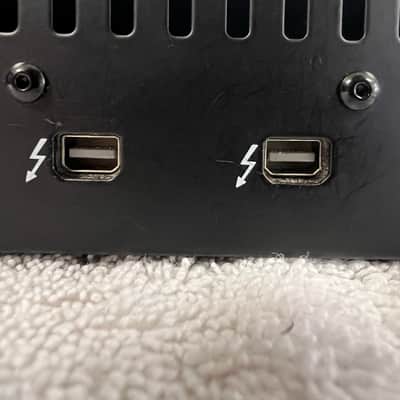 Universal Audio UAD-2 Satellite OCTO Core Thunderbolt 2 DSP Accelerator - Black image 9