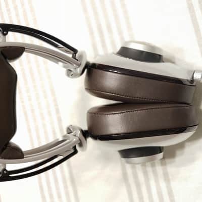 Blue Ella Over-Ear Closed-Back Headphones image 3
