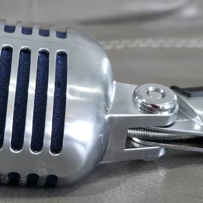 Shure Super 55 Deluxe Supercardioid Dynamic Microphone image 2