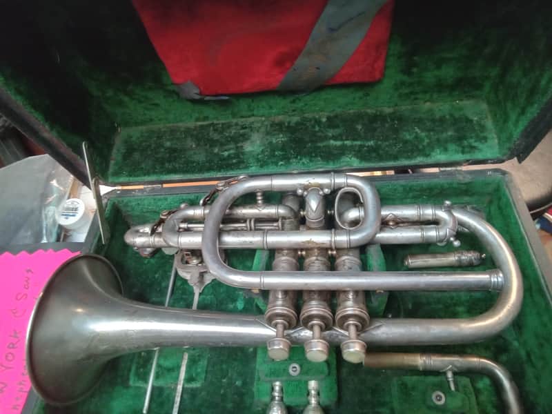 J.W. York & Sons Vintage Professional Shepherds Crook Cornet with extra slides and mouthpieces. 1905 - Silver Plate image 1