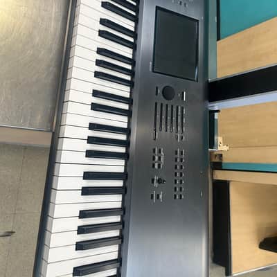 Korg Kronos 88 2010s - keyboard great shape