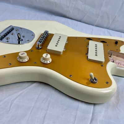 Squier Loaded J Mascis Signature Jazzmaster Body Olympic White image 3