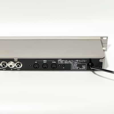 Akai PEQ6 1988 - gray image 6