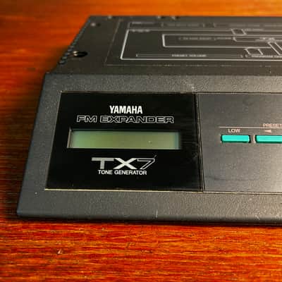 Yamaha TX7 FM Synthesizer / Expander vintagre 1985 - Black dx7 image 2