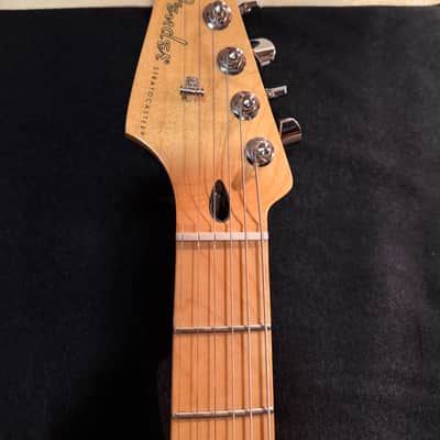 Fender LEFT HANDED Stratocaster Player MIM - Polar White image 10