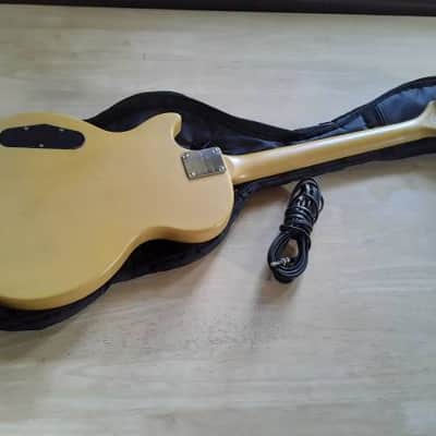 (*Local Sale Pending*) Electric Guitar with Gig Bag & Cable Included image 5