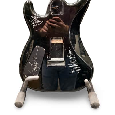 Vintage Kramer Body *Signed by Lynch Mob* image 5